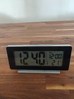 Digitaler Wecker / Tischuhr mit Temperaturanzeige