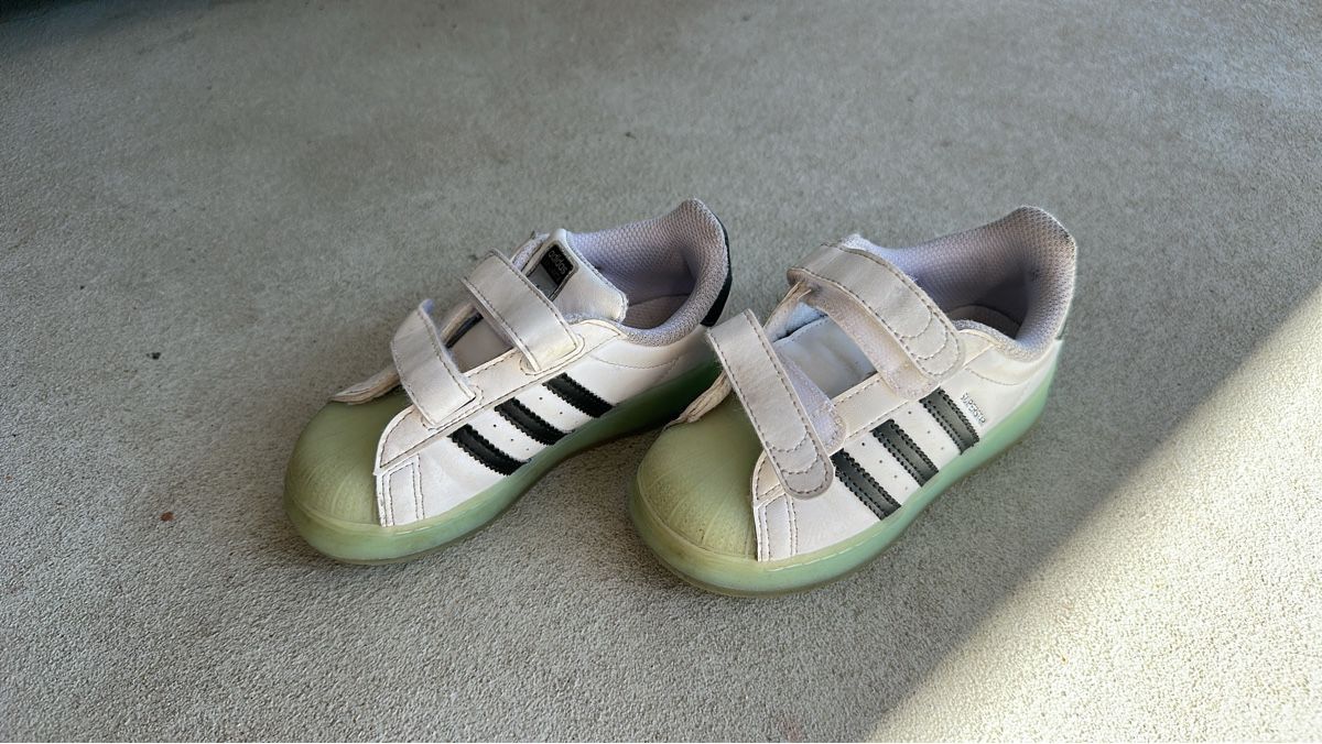 Adidas Scarpe per ragazzi: Adidas Superstar Velcro Trainers - Size EU 27 – Usato da Zumikon venduto da don_2sy6