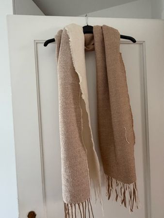 Schal beige und creme mit Fransen guter Zustand