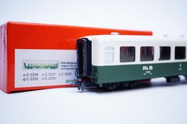 4∑ STL RhB 2329 Personenwagen weiss/grün Mitteleinstieg
