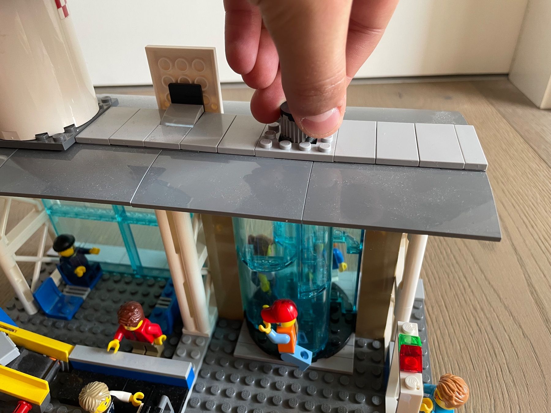 Lego Kit di costruzioni: Lego 60104 Le terminal pour passagers – Usato da Satigny venduto da gislerl 5