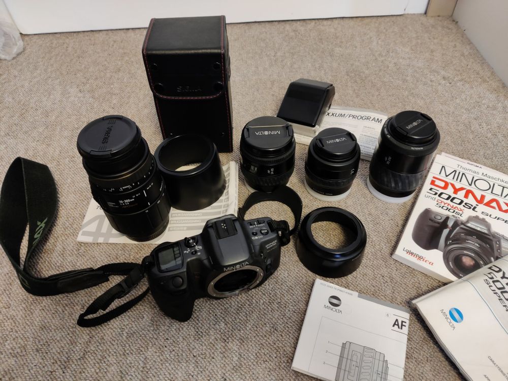 Minolta Fotocamera: Minolta Dynax 500si Spiegelreflexkamera mit div. Objekten – Usato da Muttenz venduto da IkaSul