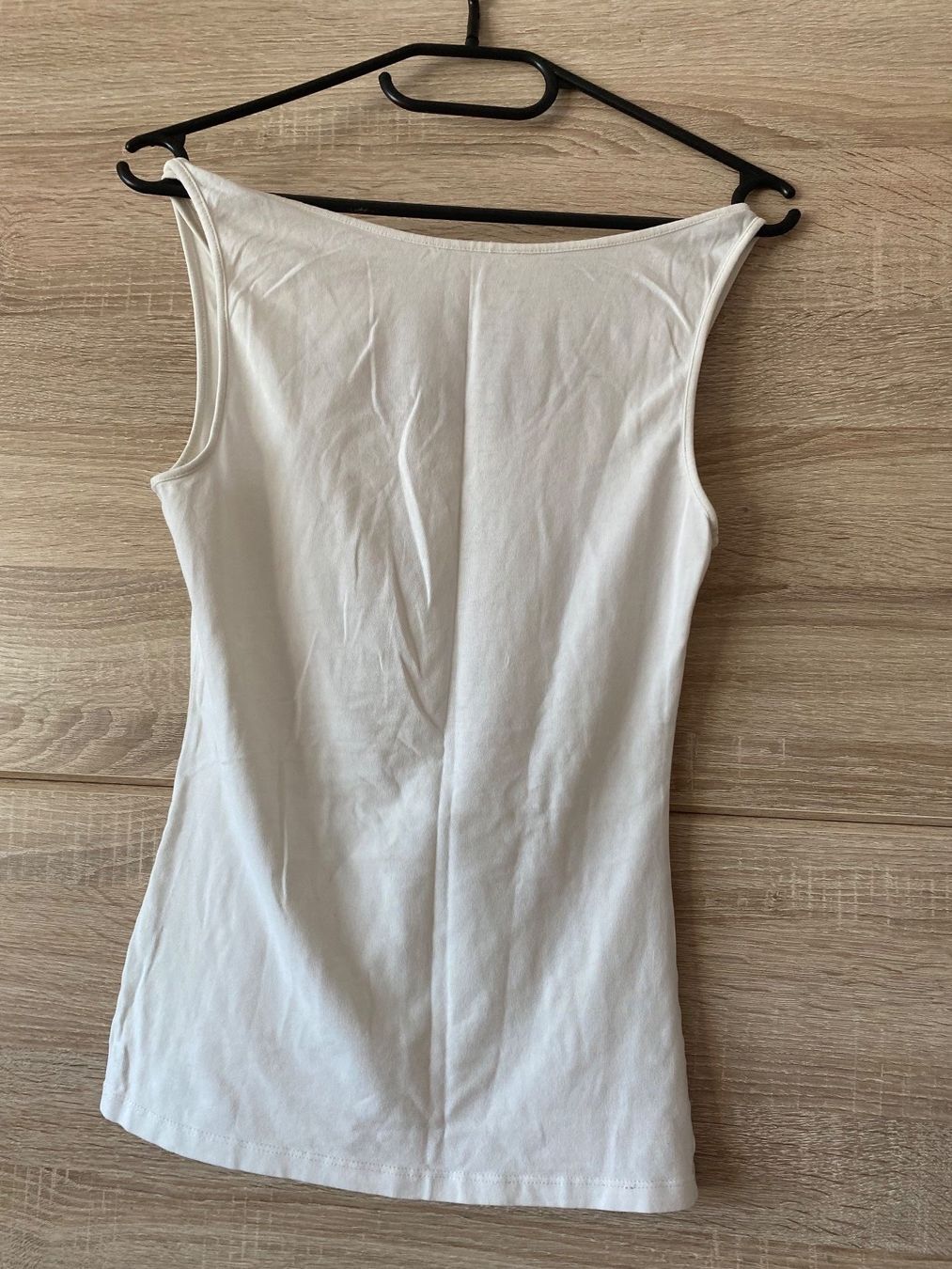 Top: Debardeur blanc – Usato da Montreux venduto da Izapeche811 1