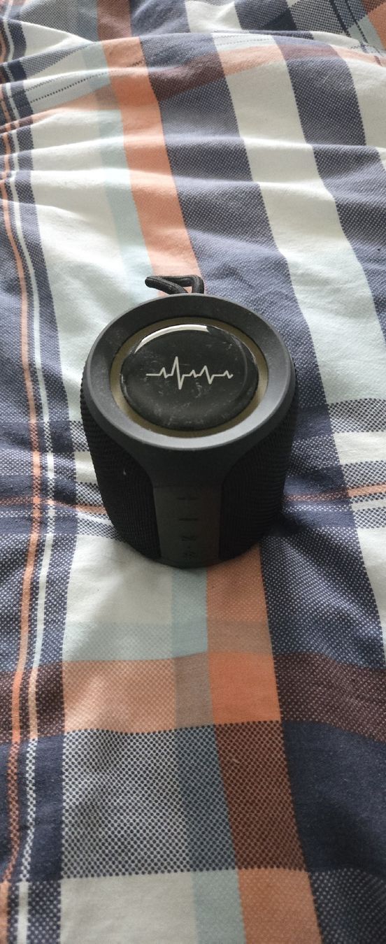 Lautsprecher: Praktischer, kompakter Bluetooth-Lautsprecher, Schwarz – Gebraucht aus Beringen von tim_bw5h