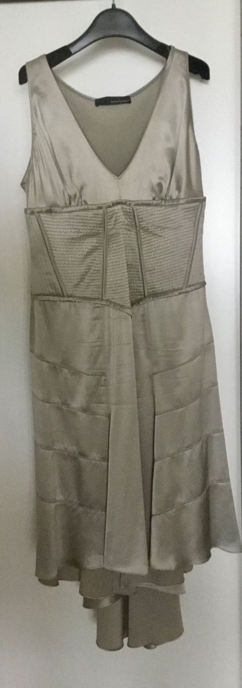Vestiti: Amanda Wakeley London silk dress – Nuovo (secondo la descrizione) da Basel venduto da 18Inspiration