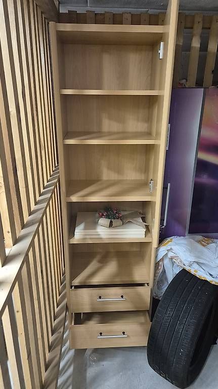Schränke: Makelloser stabiler Schrank aus Holz – Gebraucht aus Wetzikon ZH von Cxtnorbi1 1