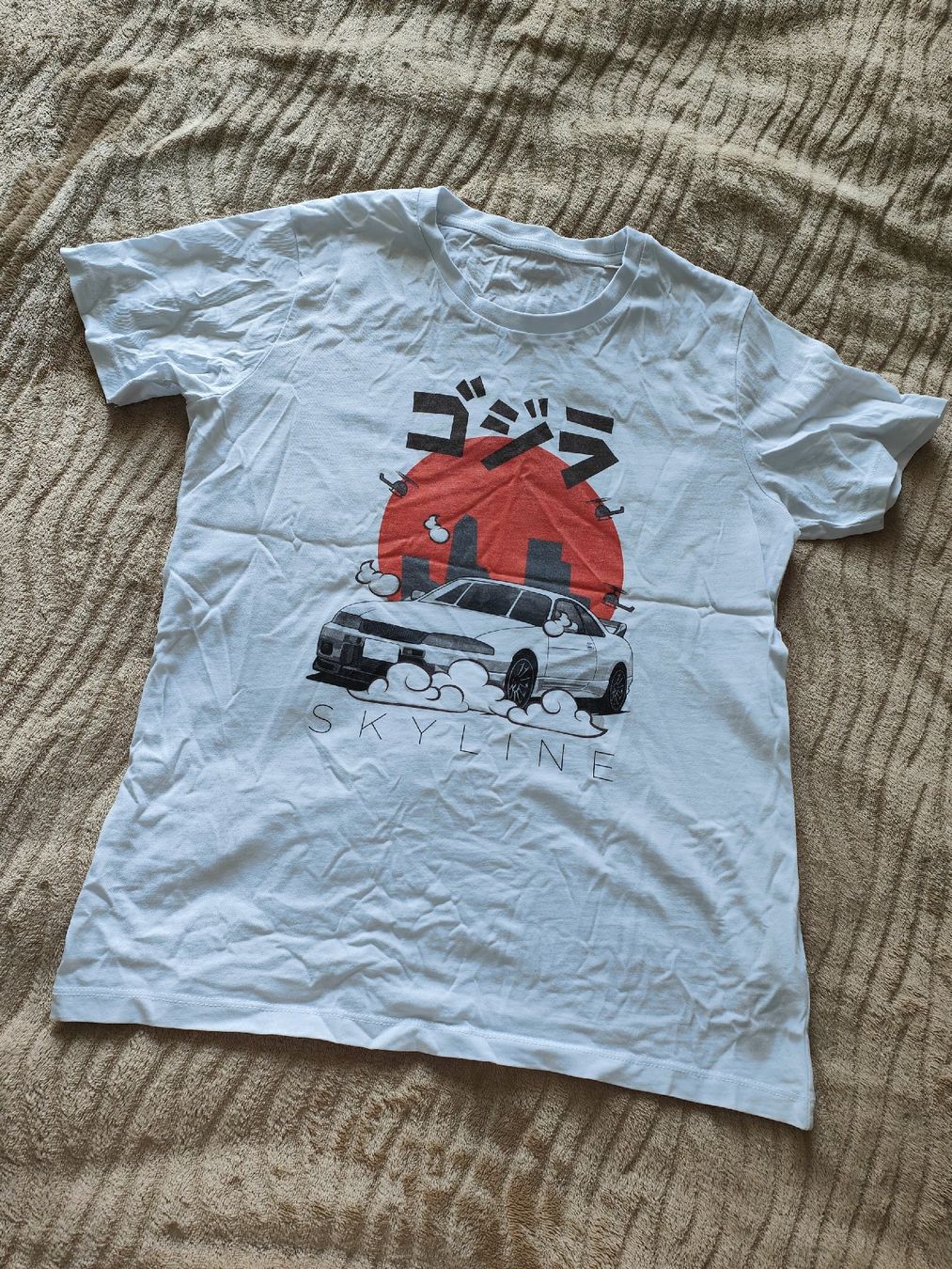 T-shirt: Cooles Skyline Godzilla T-Shirt – Usato da Oberglatt ZH venduto da c_ly