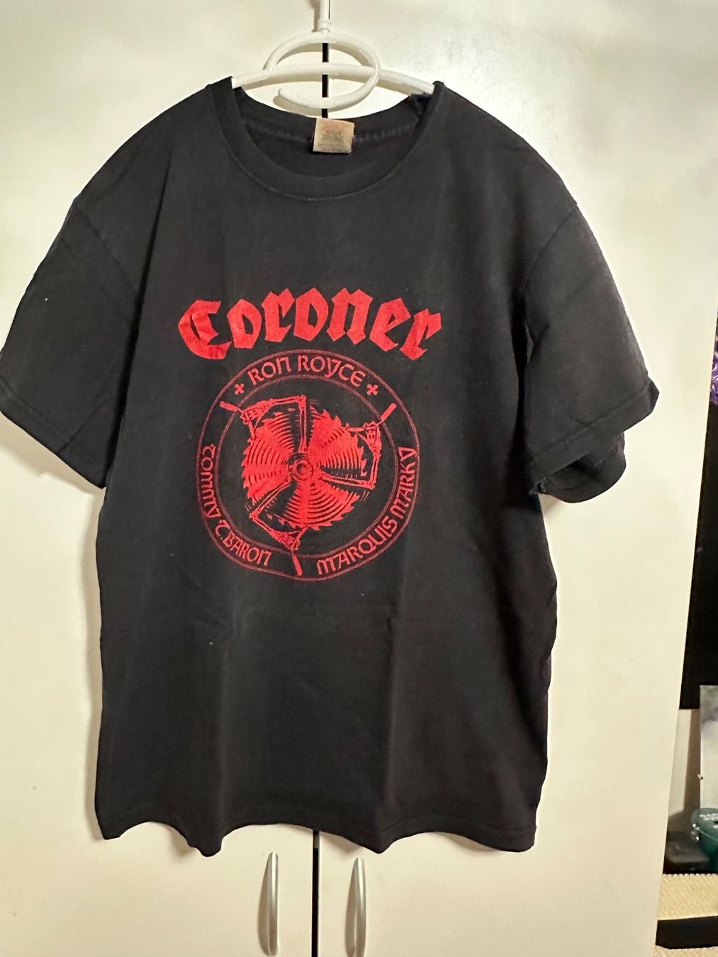 T-shirt: Coroner Bandshirt (M) – Usato da Schaan venduto da Hermine2018