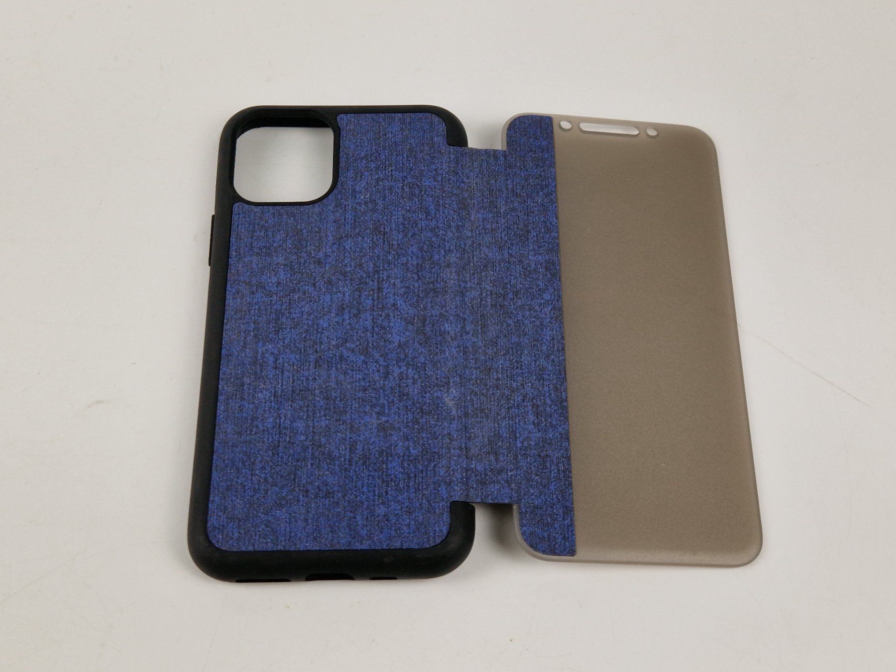 Apple Cover & Protezioni schermo: IPhone 11 Hülle Schwarz Blau – Usato da Muhen venduto da Restwert_Muhen