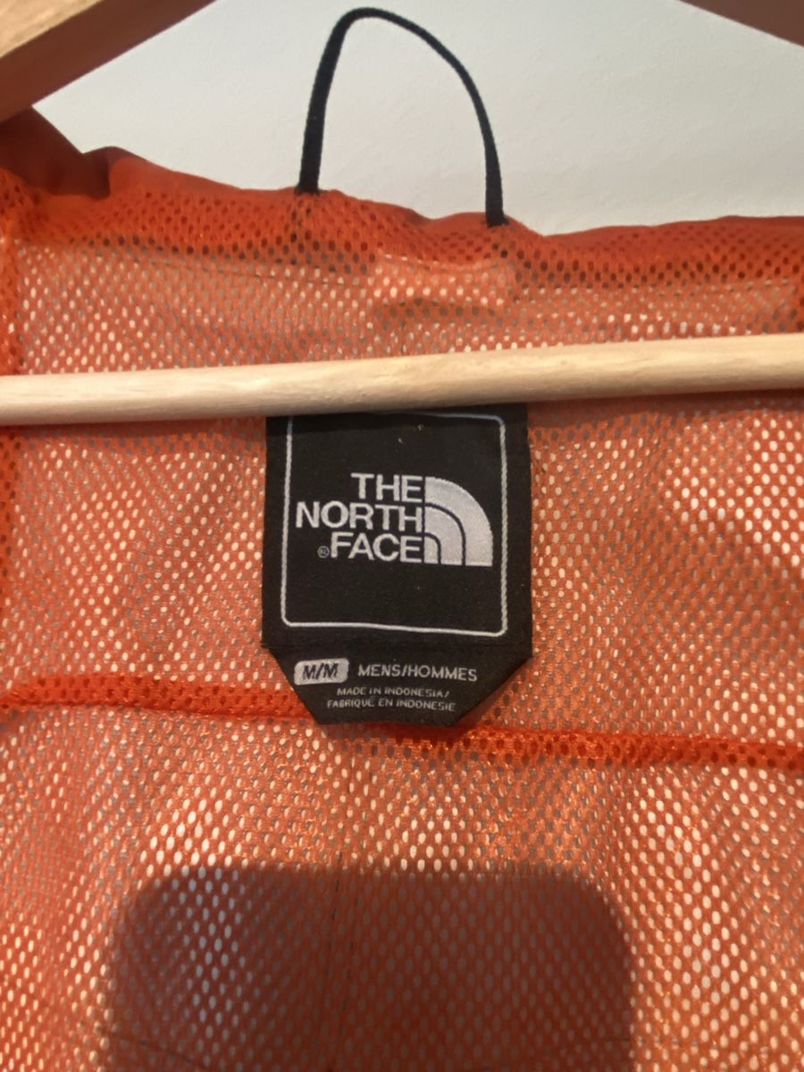 North Face Giacche: North Face Regenjacke – Usato da Basel venduto da celinefille 4