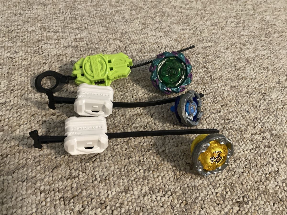 Jouets: Beyblades Set mit Startern – D'occasion à Kloten par dra_s7km