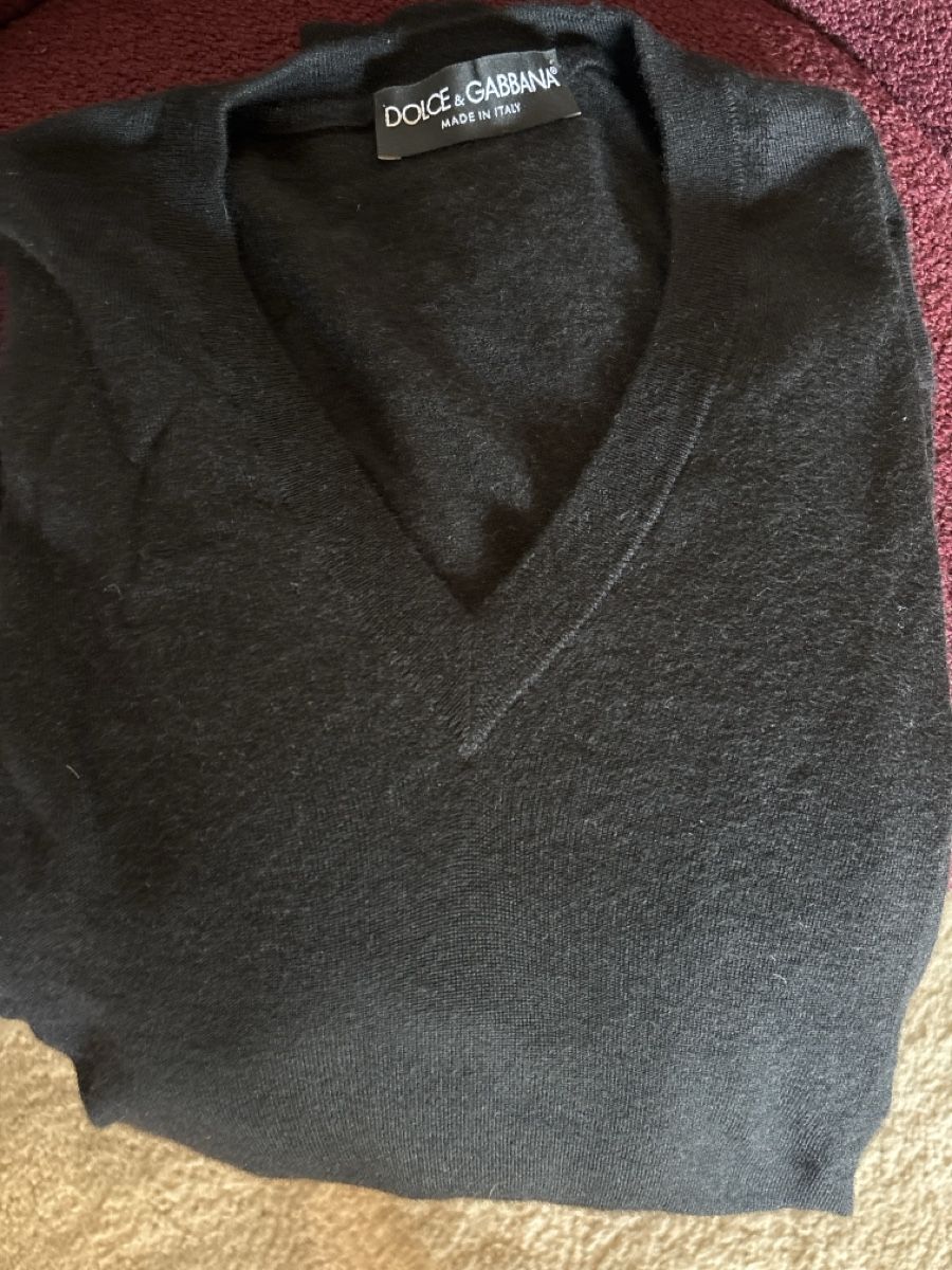 Dolce & Gabbana Pulls & Sweat-shirts: Pull Dolce & Gabbana Col V Noir T2 – D'occasion à Crans Montana par vic_y8y7