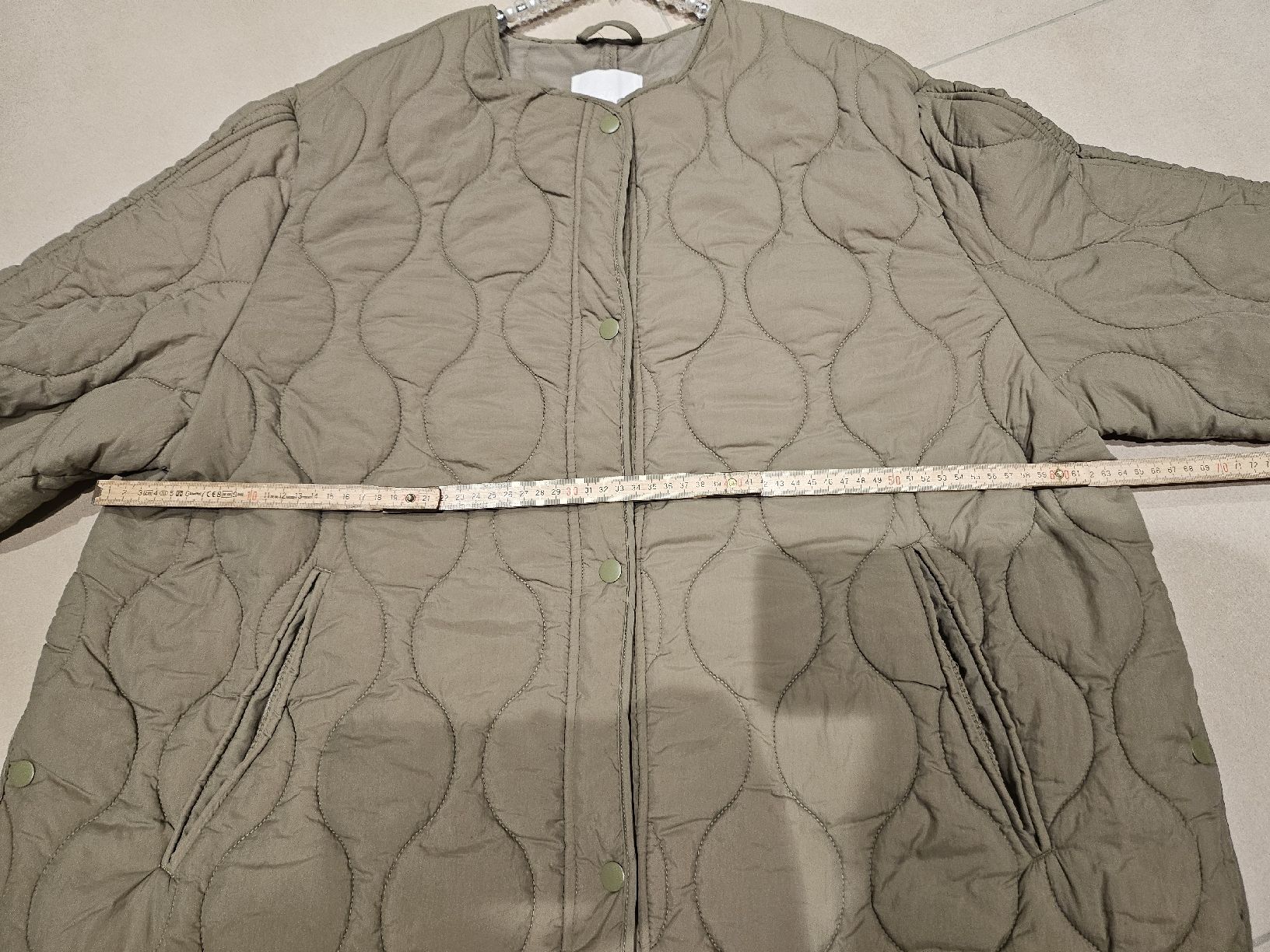 H&M Jacken: Steppjacke H&M khaki gr.L oversize – Gebraucht aus Allschwil von na.wi.90 3