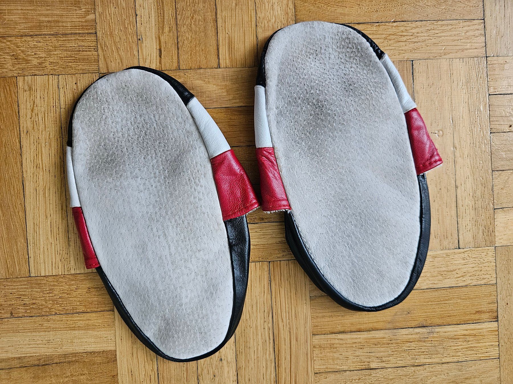 Scarpe per ragazzi: Finkli / Schlarpen ca. Gr. 27 / 17.5 cm – Usato da Unterengstringen venduto da saraman 2