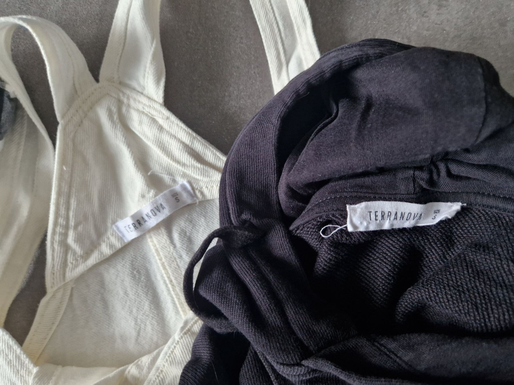 Lotti & Set di vestiti: Kleiderpaket Gr.S – Usato da Mezzovico venduto da maemy 6