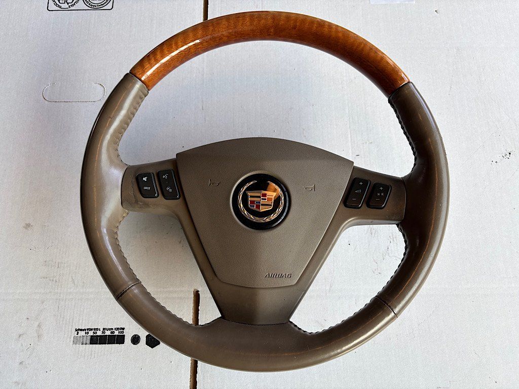 Cadillac Tutti pezzi di ricambio auto: Lenkrad Cadillac STS 2005-2006 – Usato da Stetten AG venduto da klappag