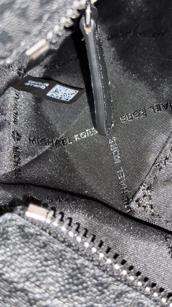 Michael Kors Zaini: Michael Kors Shoulder Bag Monogram Black  – Usato da Boswil venduto da hey.itsme 3