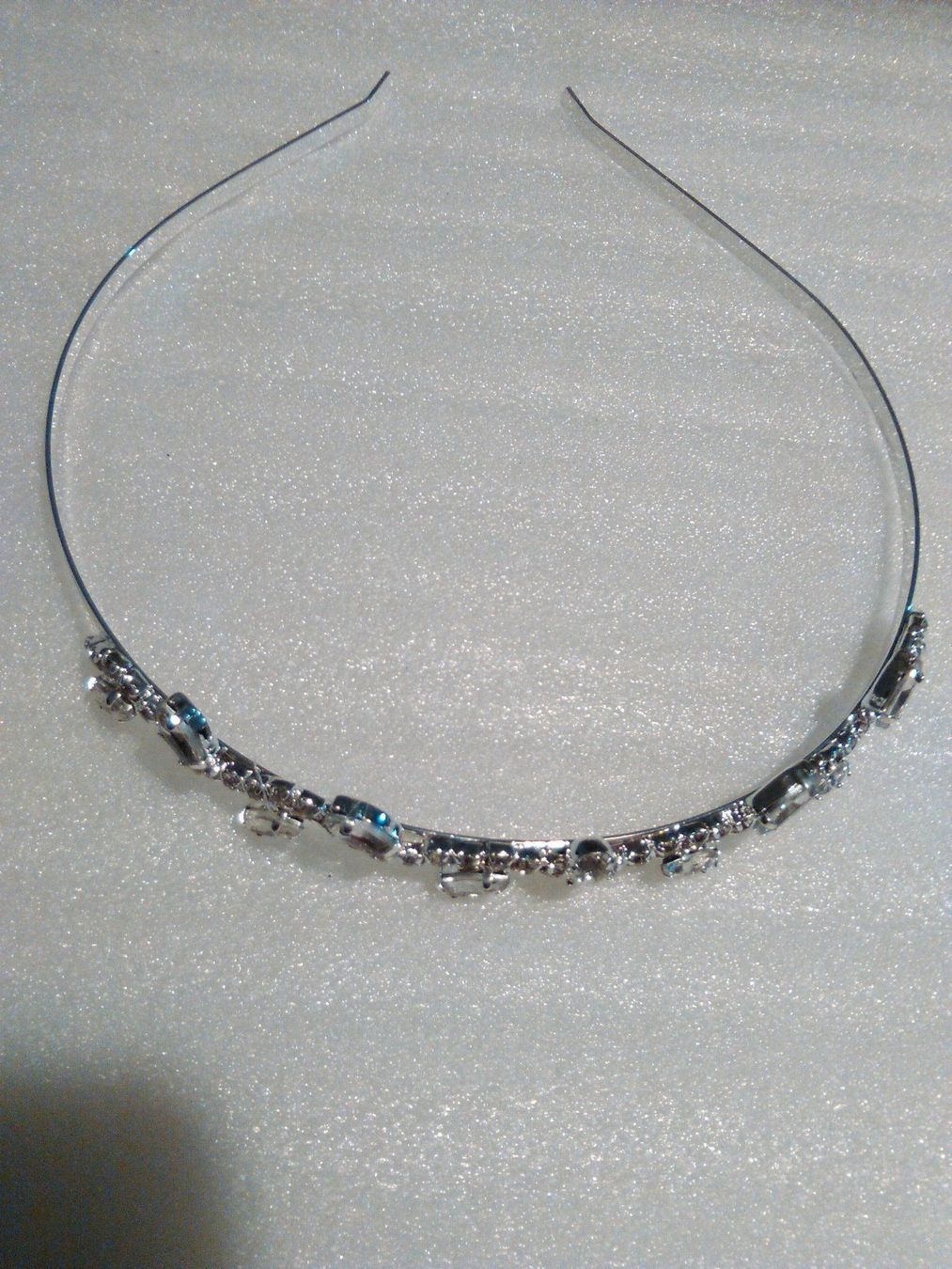 Accessori per capelli: HAARREIFEN SILBER FARBE MIT KRISTALL – Nuovo (secondo la descrizione) da Basel venduto da bijoutrie_4 5