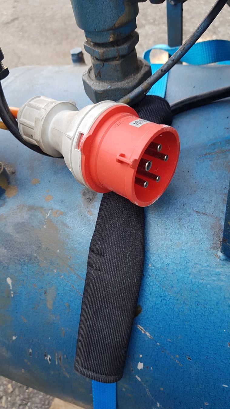 Compresseurs: COMPRESSOR 380V – D'occasion à Biel / bienne par Sarouch9 4