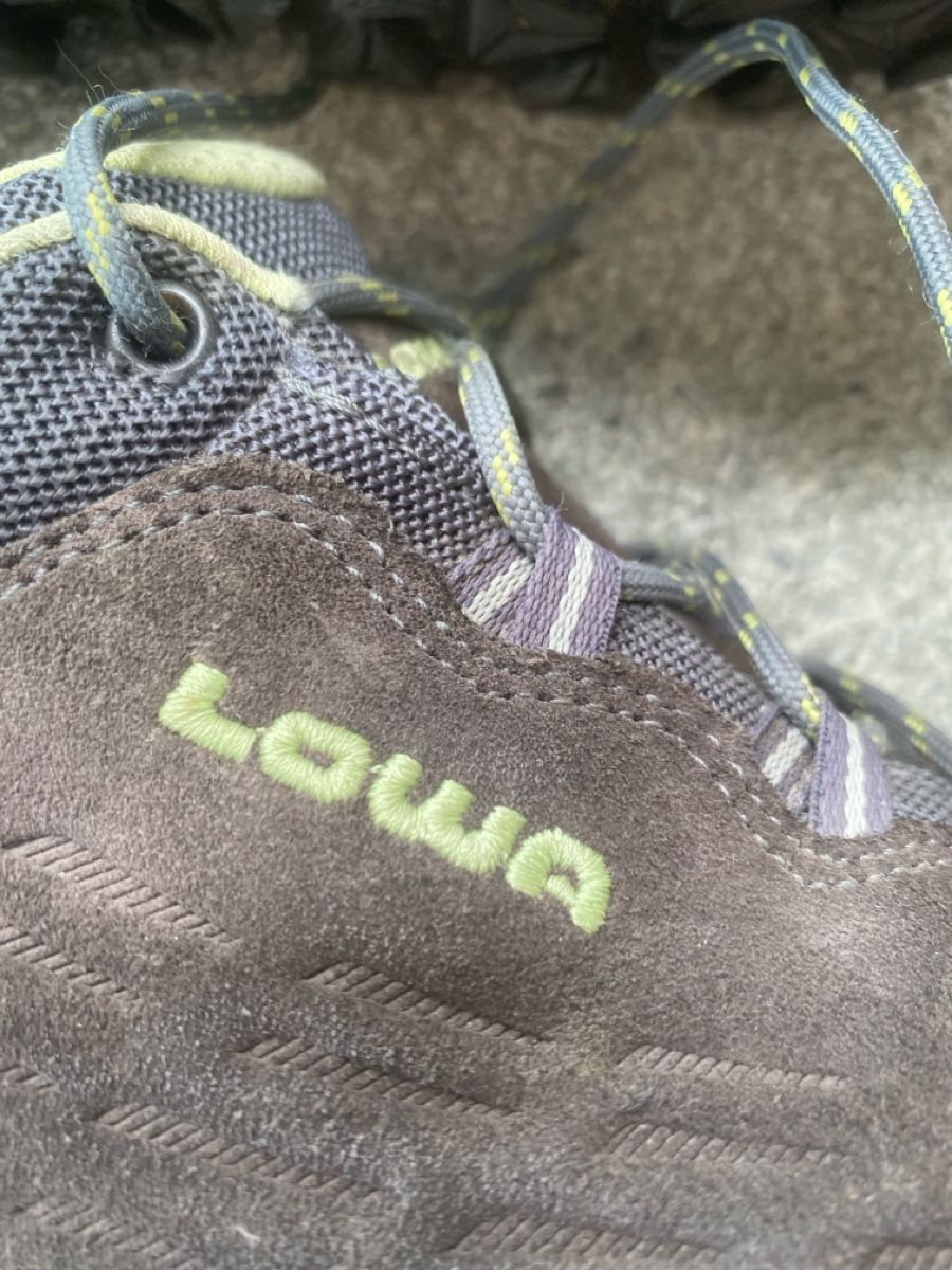 Lowa Chaussures femmes: Halbhohe Wanderschuhe Grösse 41 – D'occasion à Stettlen par Hansj 2