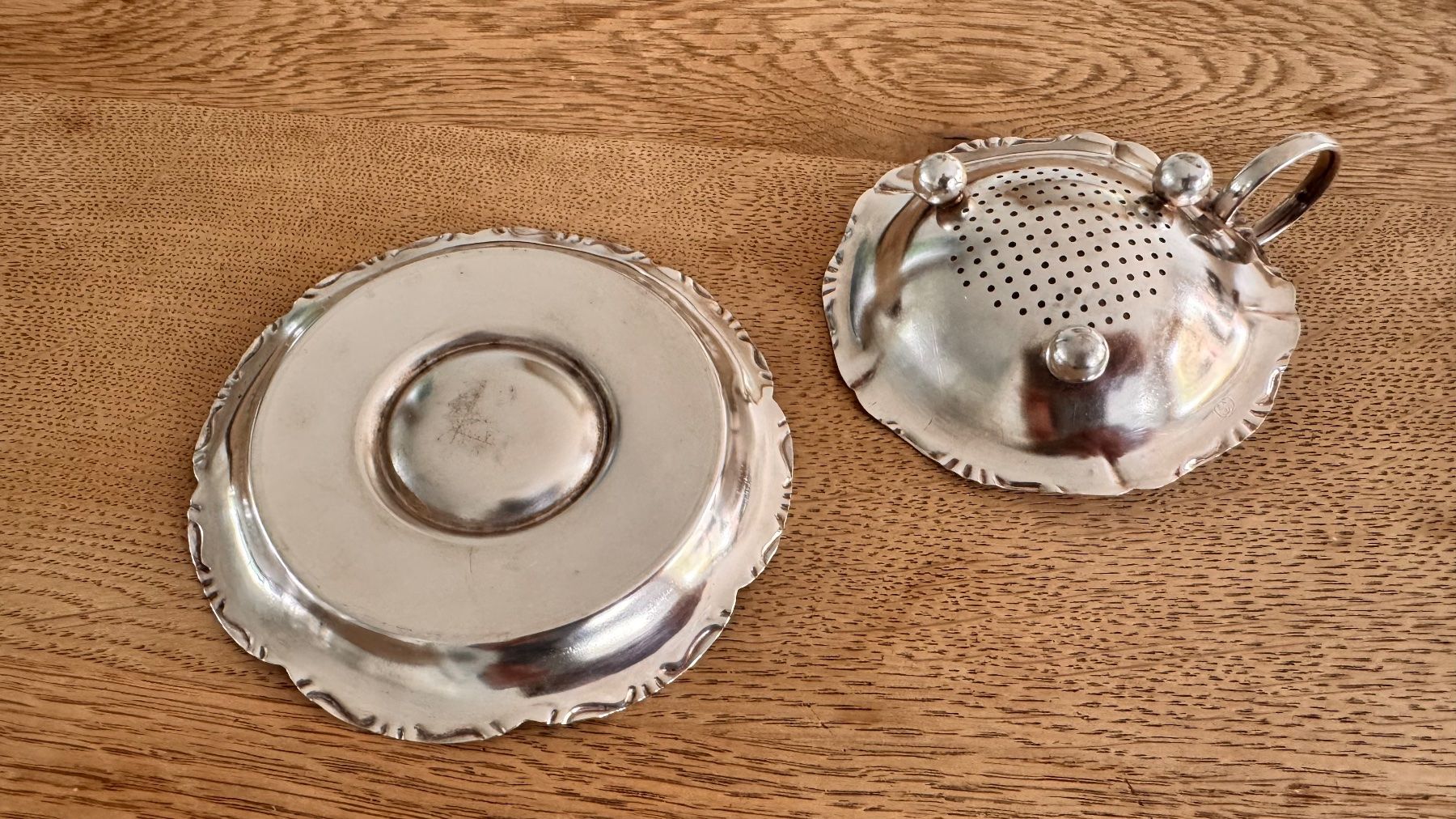 Set di piatti: Wunderschönes antikes Teesieb Silber mit Untersetzer – Usato da Baar venduto da 001loulou 3