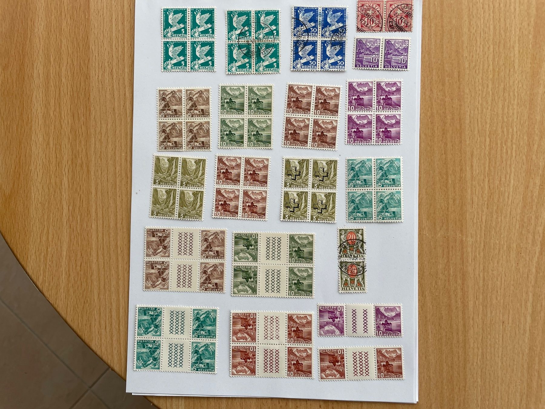 Alle Briefmarken: Paysages** et désarmement ** – Gebraucht aus Sonceboz-Sombeval von Comment2 1