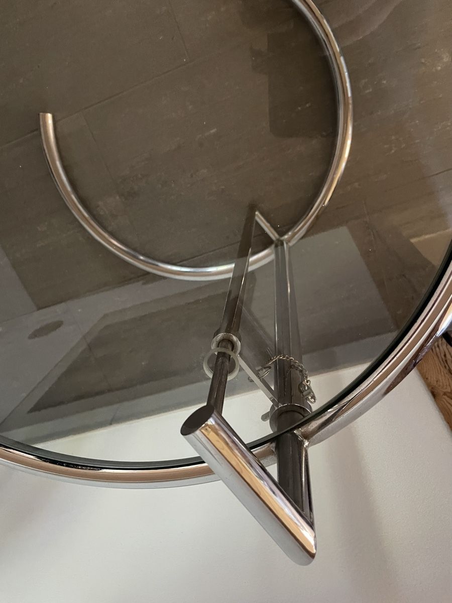 Tavoli: Eileen Gray Beistelltisch, E 1027, höhenverstellbar, Replica – Usato da Kleindietwil venduto da Ttik 2