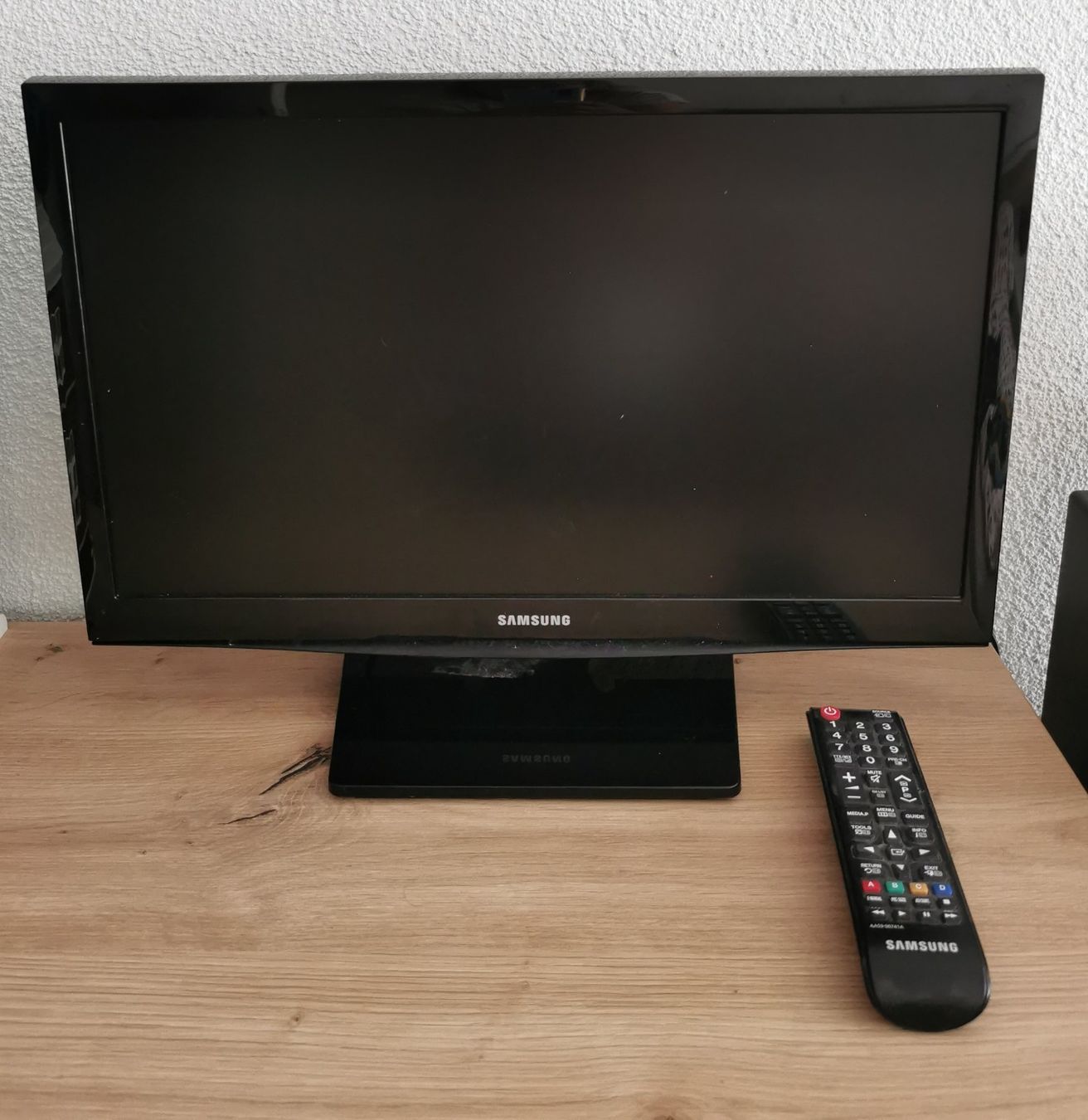 Samsung Televisori: Samsung 19-Zoll Fernseher – Usato da St. Gallen venduto da Len_8cpb 1