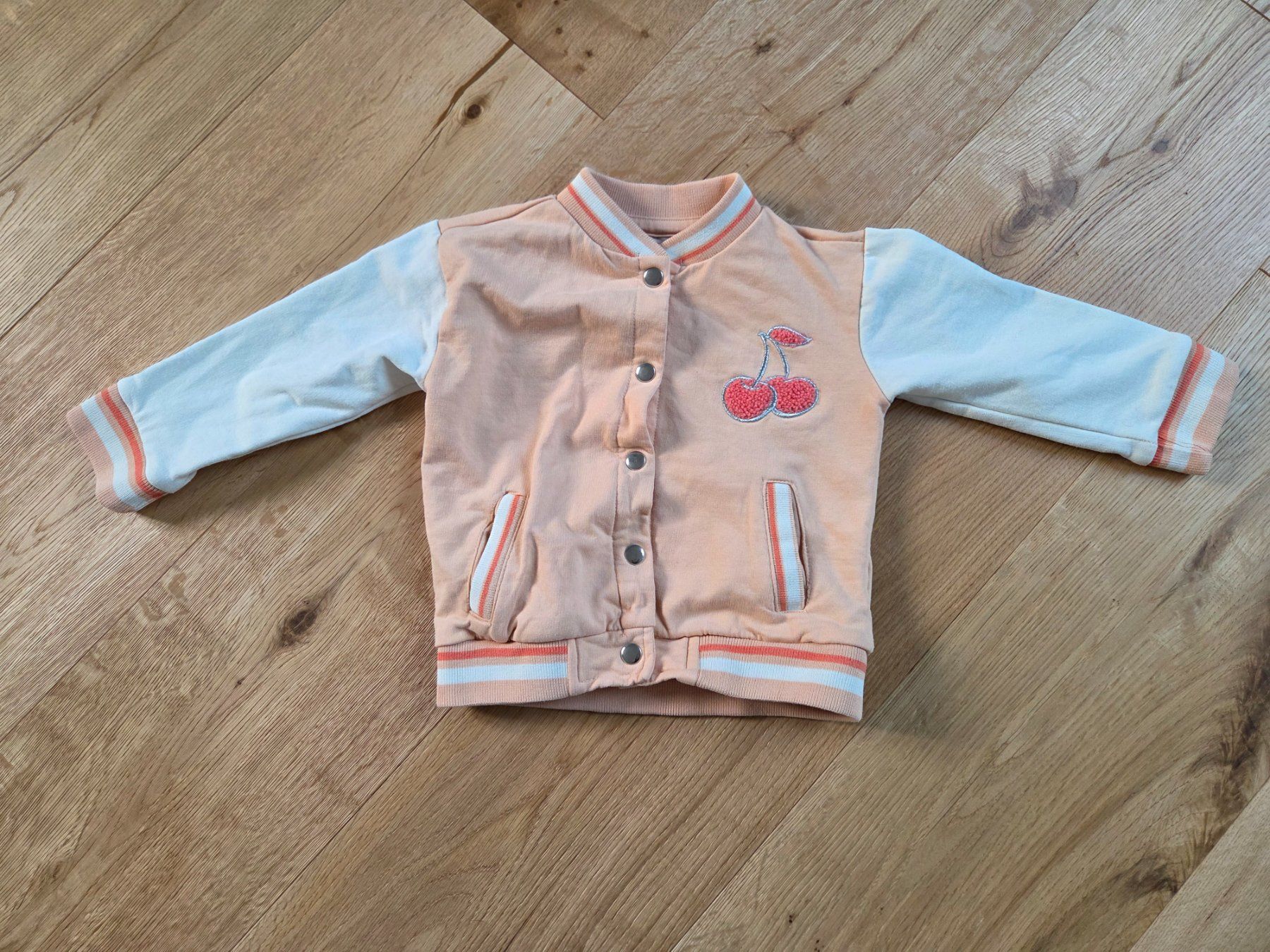 Pullover & Sweatshirts: Hoodie / Pulli Kleinkind Gr. 86 – Gebraucht aus Bremgarten AG von sabrownie