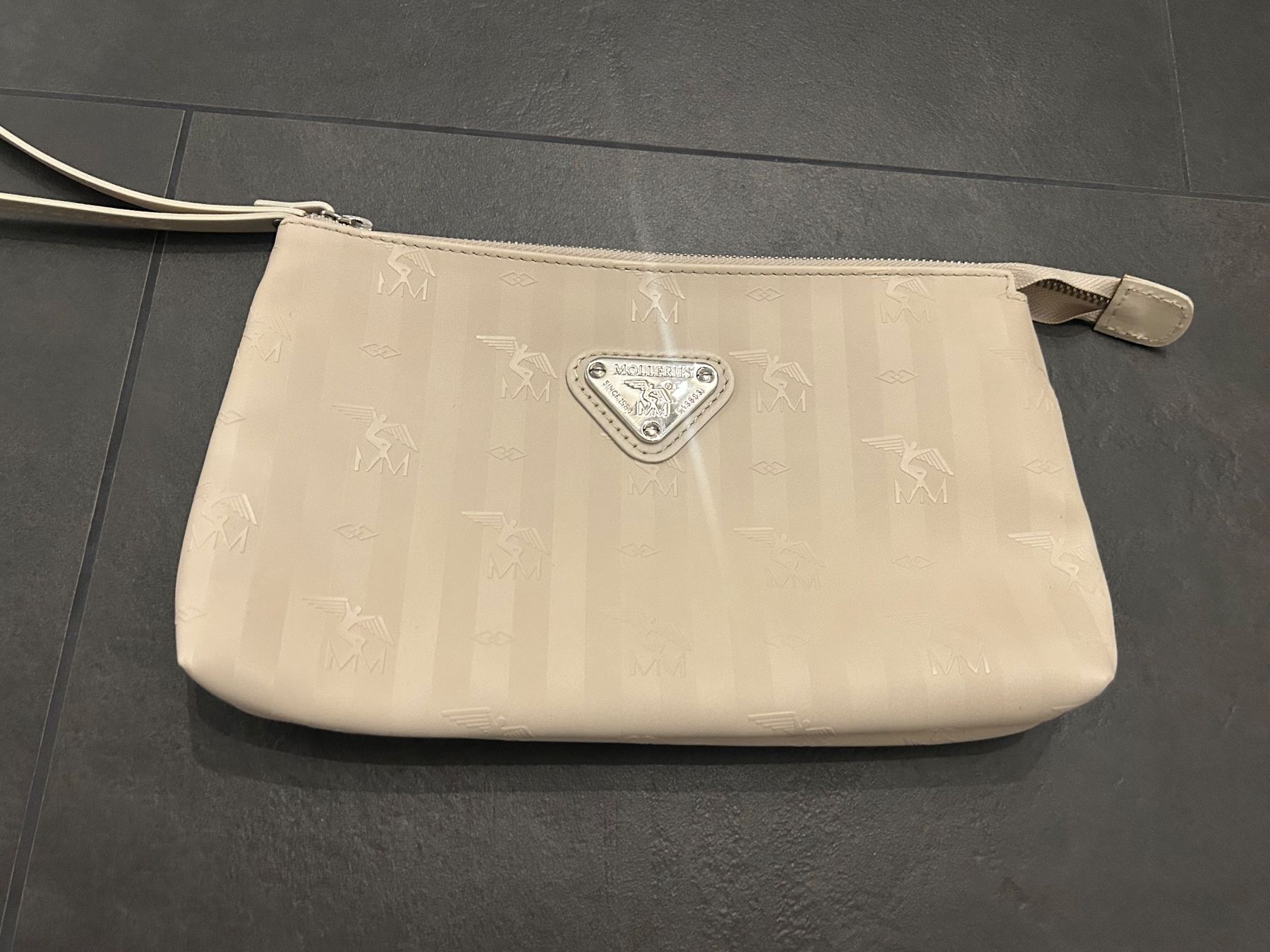 Maison Mollerus Trousses de maquillage: Maison Mollerus - Necessaire beige – Neuf (Voir description) à Wettswil par 8wkc_ne