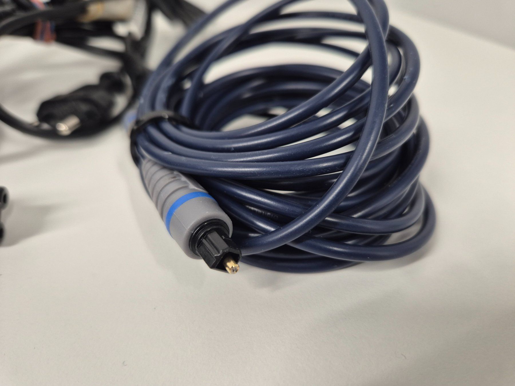 Kabel: div. Multimediakabel (HDMI, Optisch, Gerätekabel) ab 1.- – Gebraucht aus Sitterdorf von Lenggi7 3