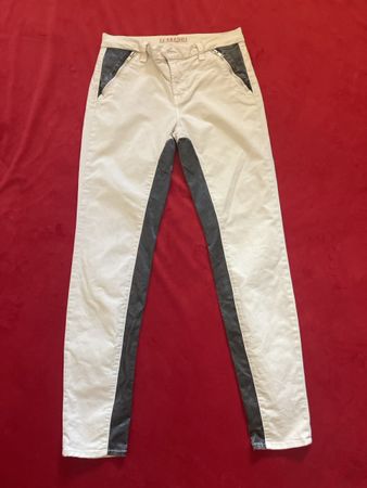 J Brand Hose, Beige mit Details, Grösse 29, Top Zustand!