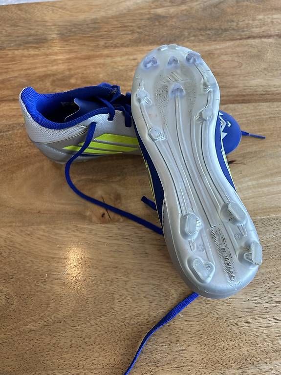 Scarpe per ragazzi: Baskets football 36 2/3  – Usato da Corbières venduto da mel_yq25 1