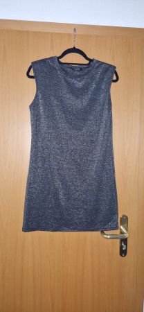 Schönes Kleid Silber
