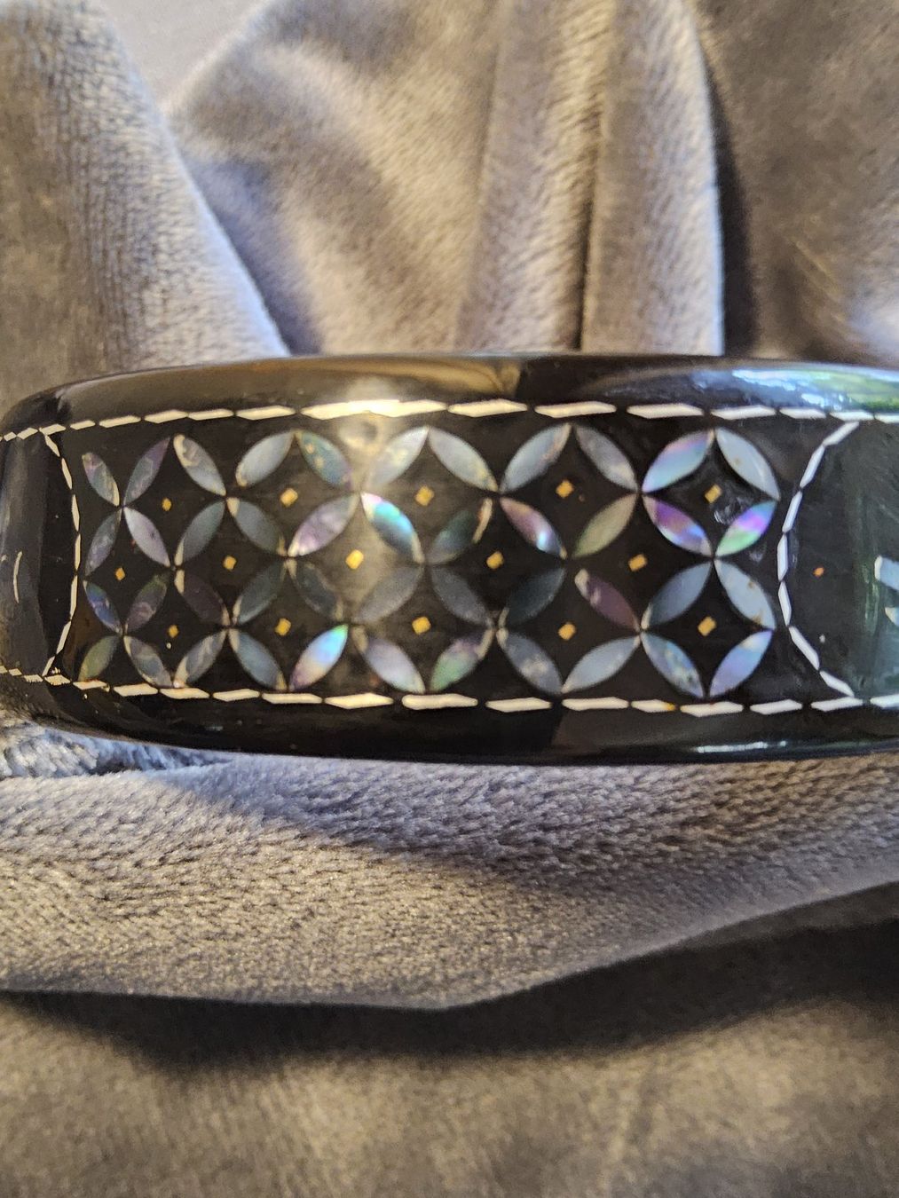Armbänder & -reifen: Alter Handmade schwarzer Lack Perlmutt Armreif, China – Gebraucht aus Zürich von SciTec 3