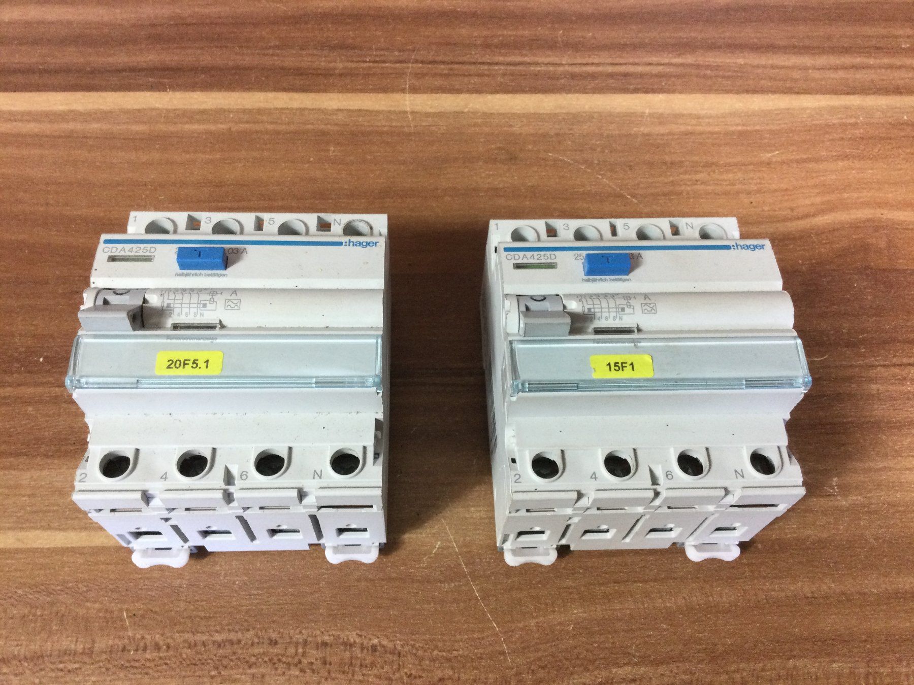 Hager Componenti elettronici: Gebrauchte Hager Fehlerstromschutzschalter CDA425D 25A – Usato da Wangen SZ venduto da kuriosum12