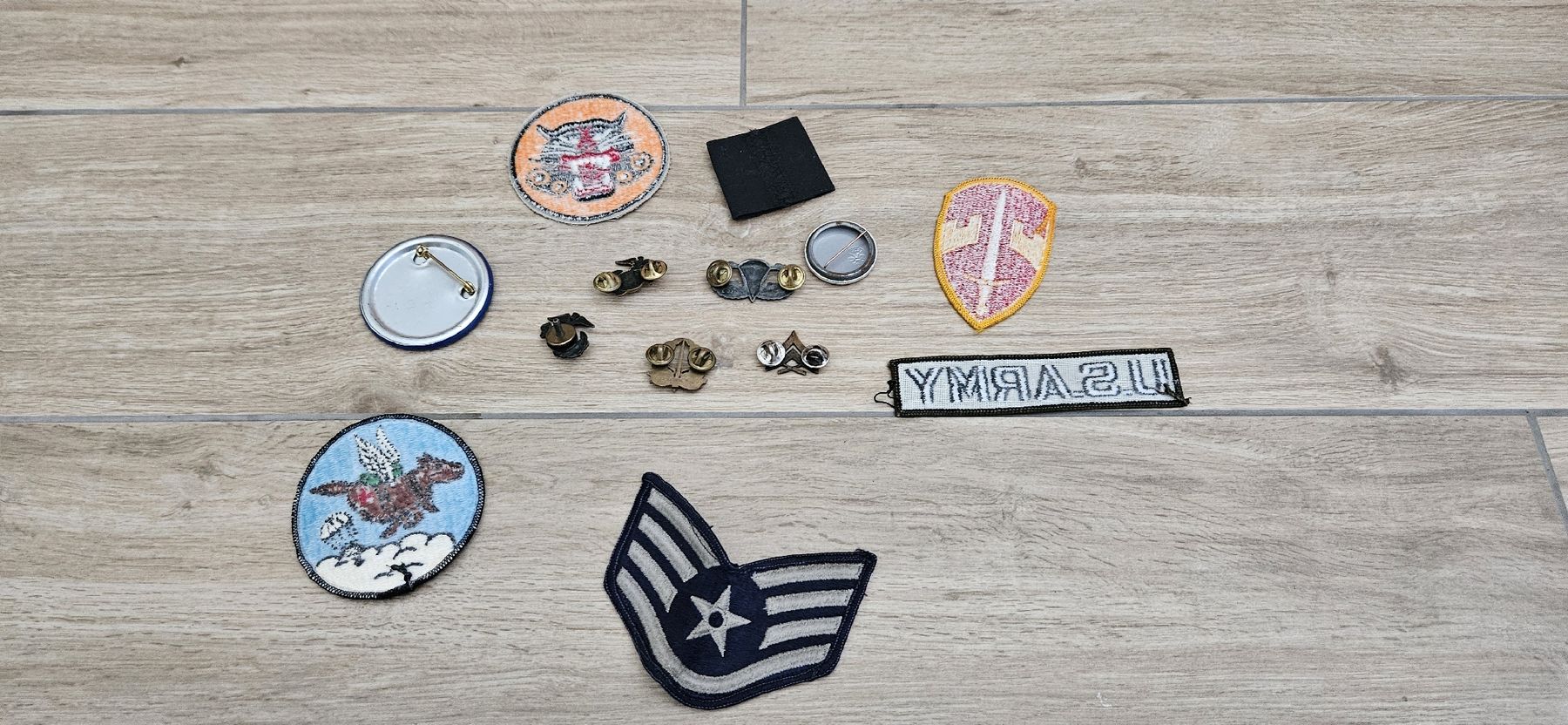 Placchette & Badge: lot insignes et pin's divers US et divers – Usato da Venthône venduto da piz_py9h 4