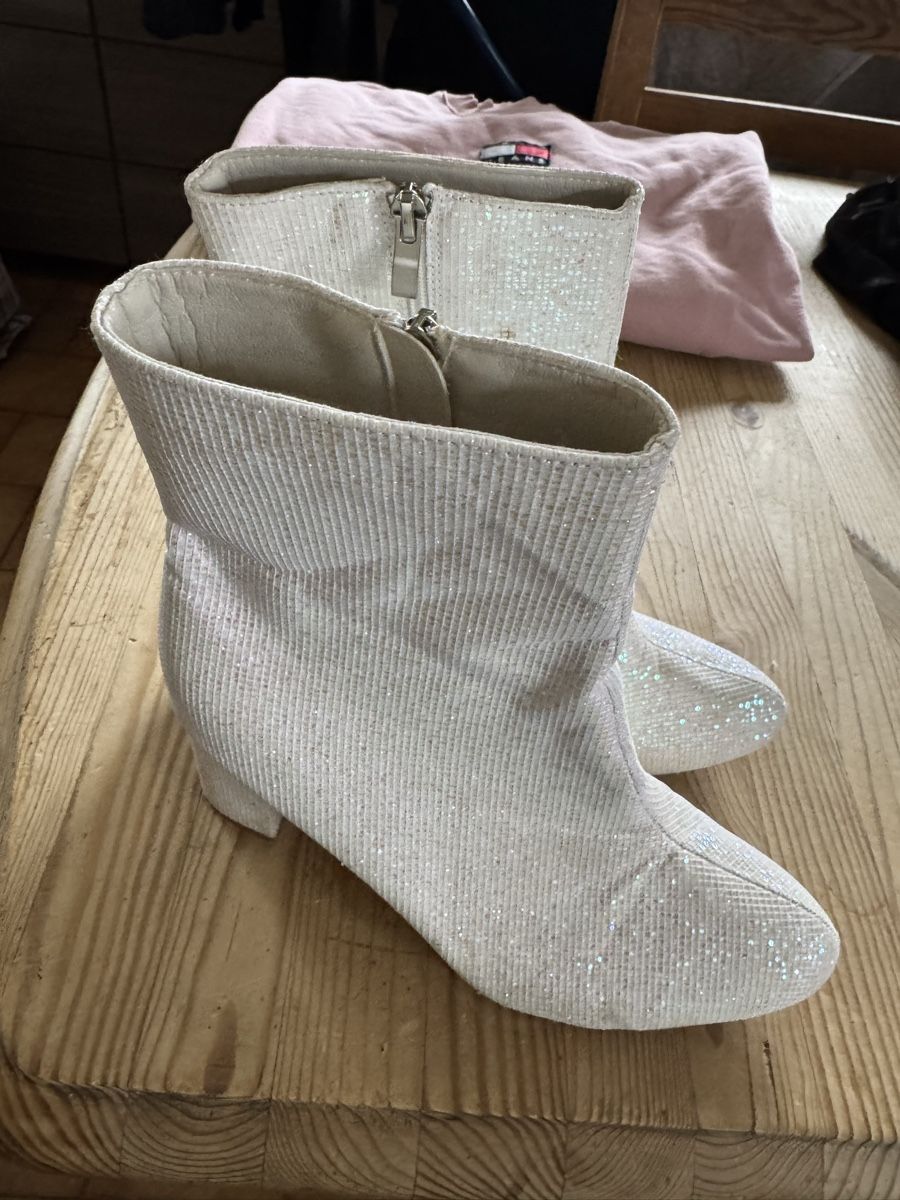 Scarpe da donna: Bottines blanches scintillantes, taille 40 – Nuovo (secondo la descrizione) da Veyrier venduto da kimedovapa