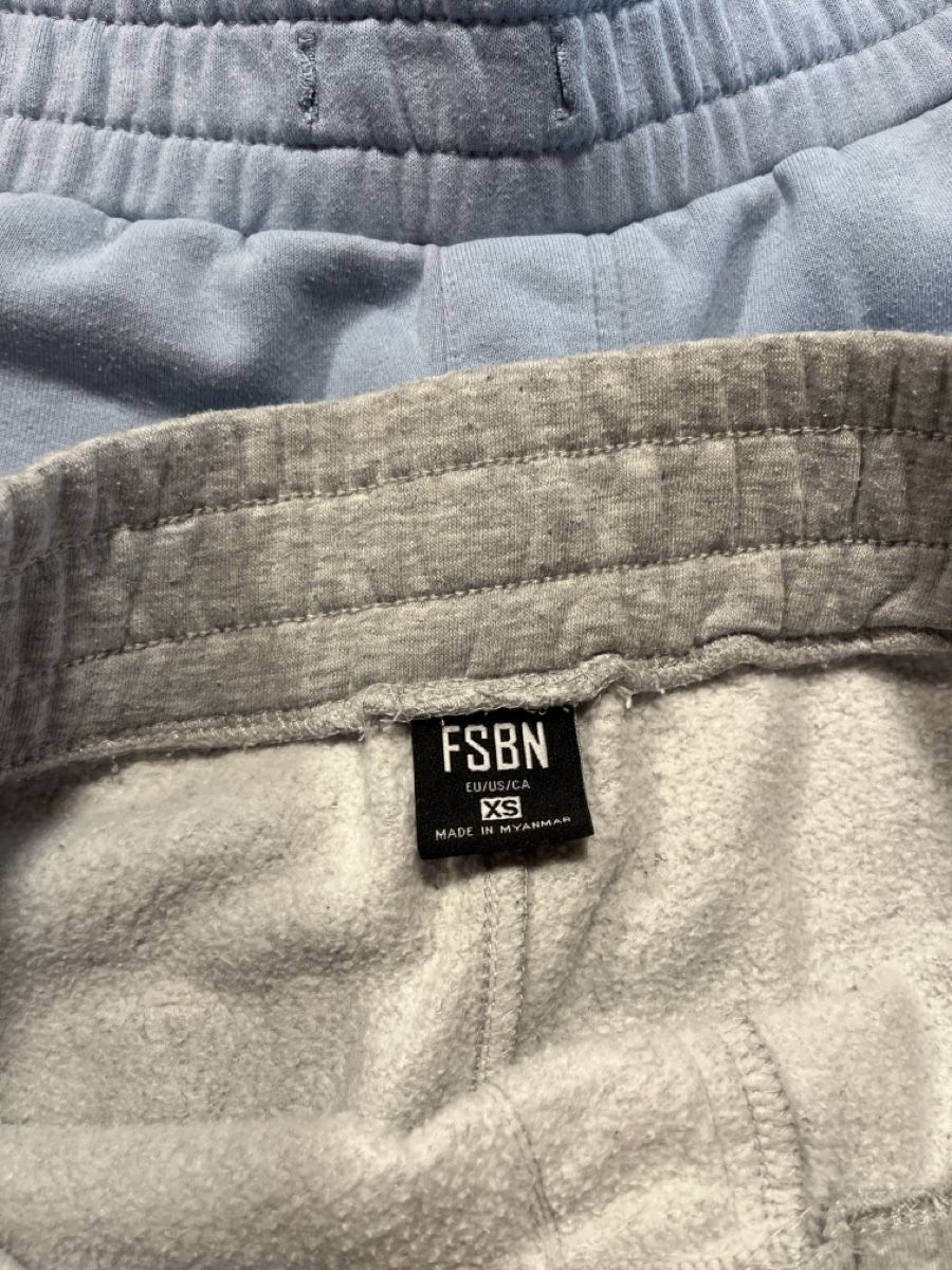 Pantaloni: 3x Shorts Jungs, Gr. XS – Usato da Röschenz venduto da Annakournikova 1