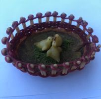 für Puppenhausgarten, kleines Gehege mit Küken, 7,5 cm lang,