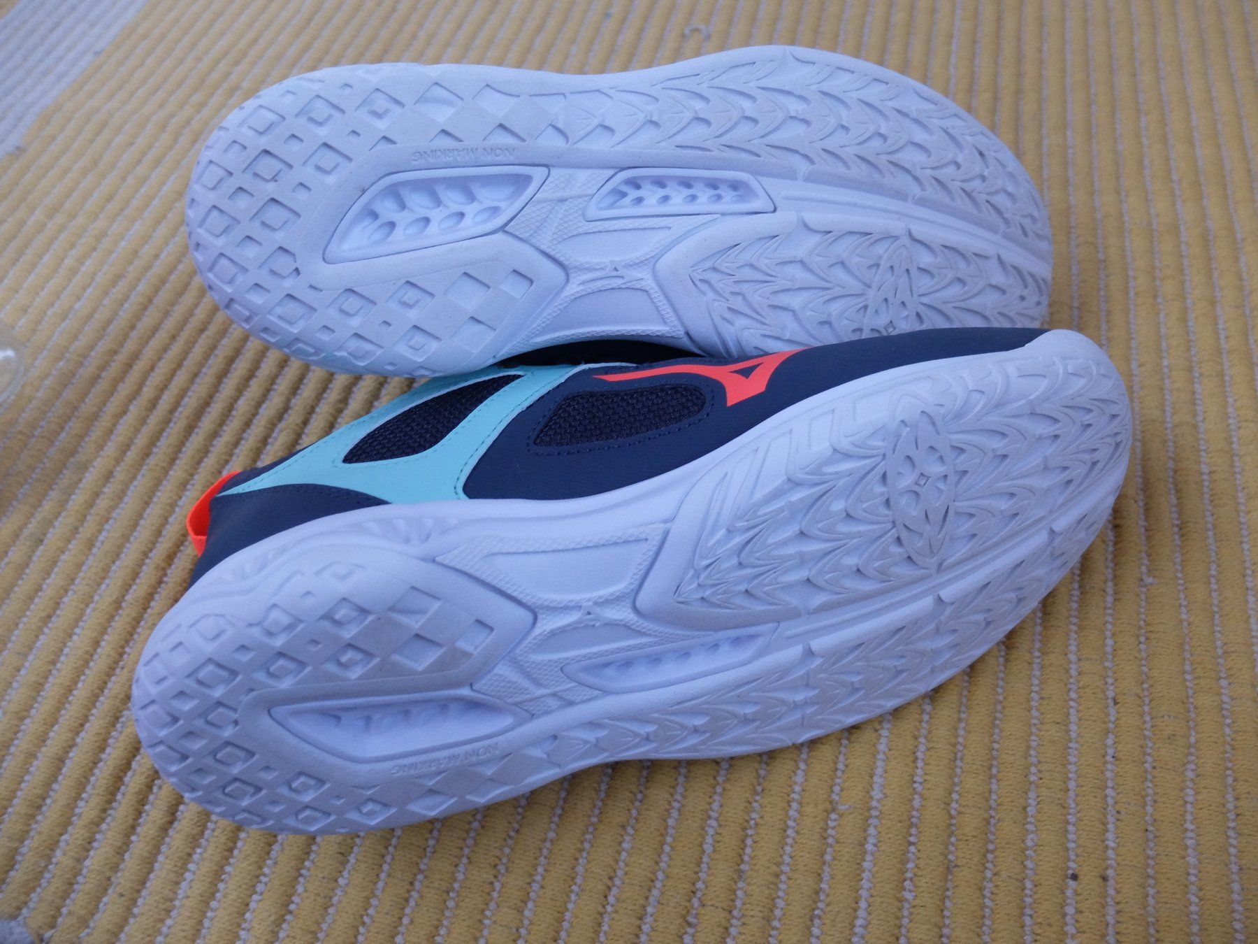 Mizuno Scarpe da donna: Mizuno Ghost Shadow baskets 40.5 // Envoi / Versand OK – Usato da Les Breuleux venduto da malice_13 4