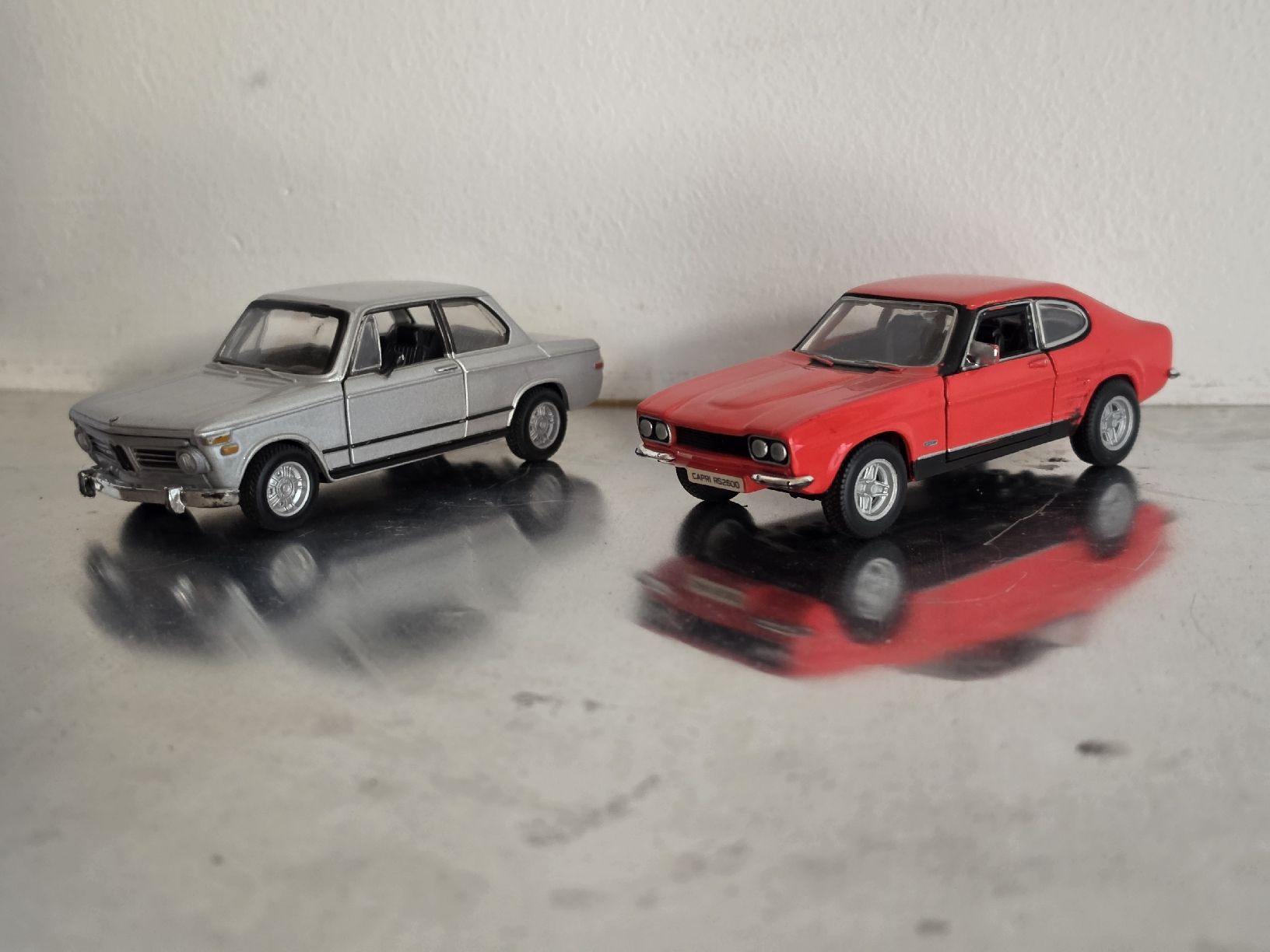 Bburago Modellini d'auto: Model Autos Ford Capri & Bmw 2002tii 1:32 – Usato da zürich venduto da val_yr8v 2