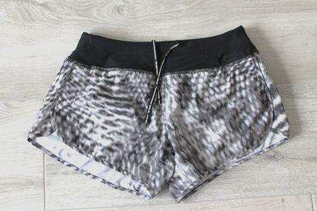 Short NIKE taille S