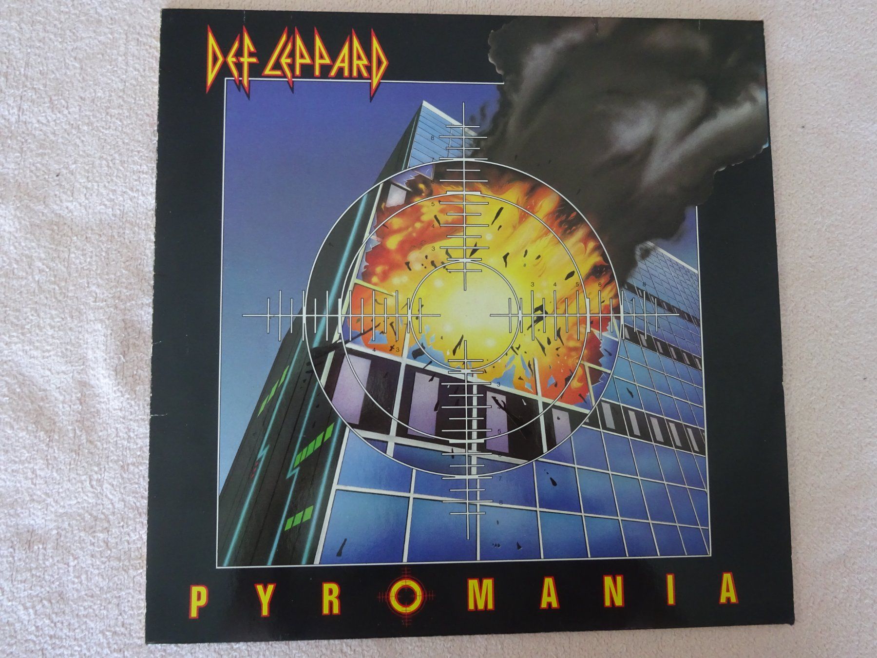 Dischi in vinile: DEF LEPPARD ** PYROMANIA ** EXCELLENT – Usato da Luzern venduto da xrayspex99