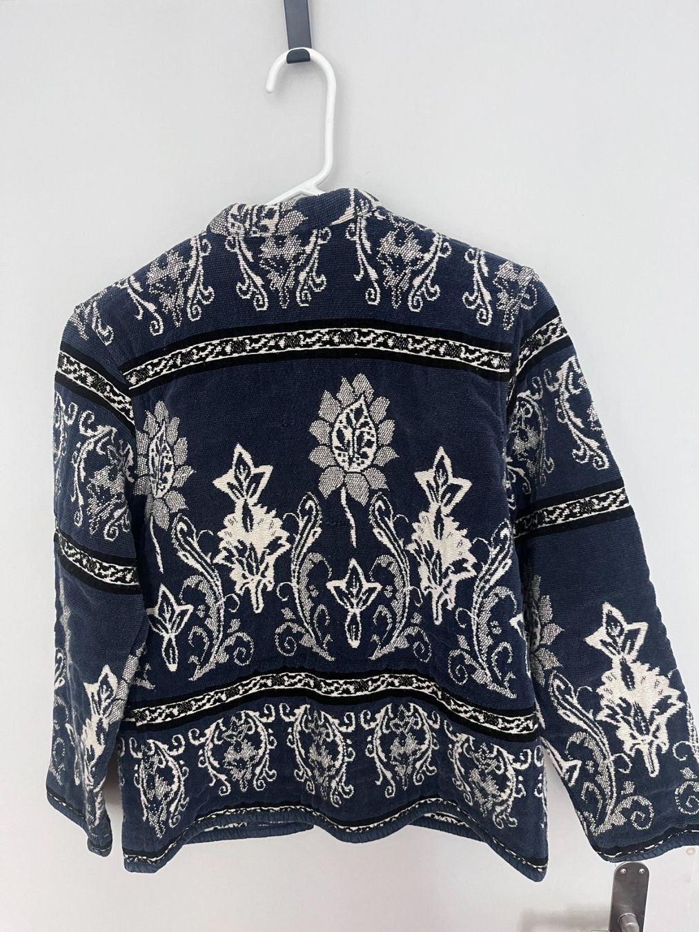 Jacken: Navy & white jacquard jacket – Gebraucht aus Zürich von kry_85p7 1