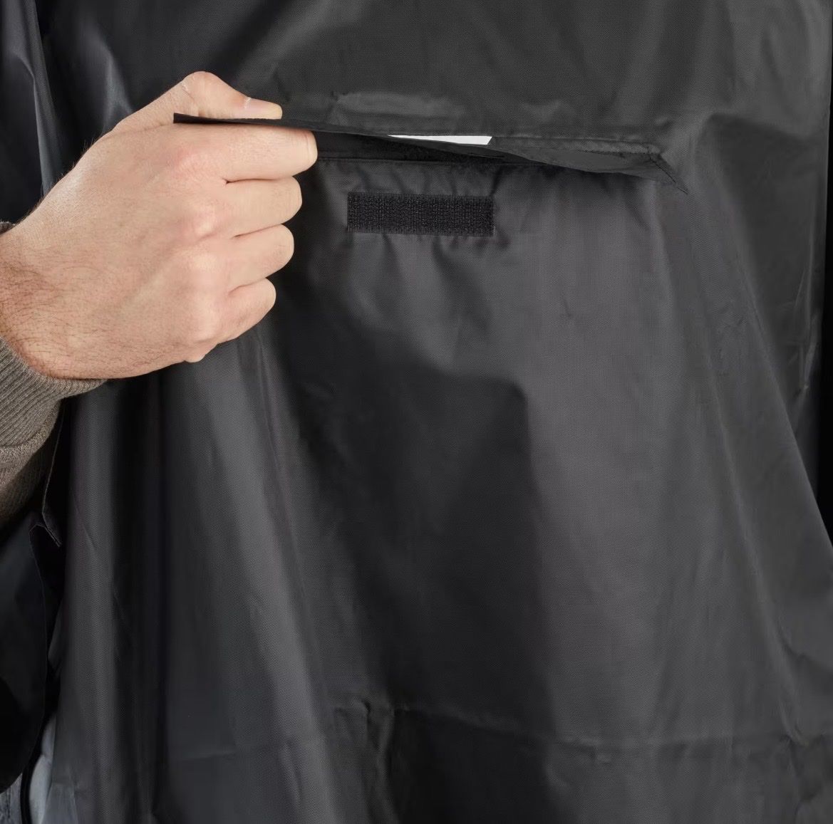 Decathlon Altro in  Abbigliamento & Accessori: Schwarzer Regenponcho NEU – Nuovo (secondo la descrizione) da Frauenfeld venduto da heyLani 4