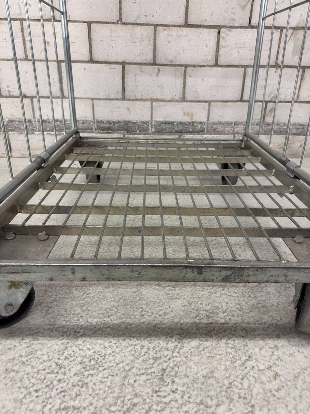 Korpus: Rollbehälter – Gebraucht aus Oberglatt ZH von Incredibles 5