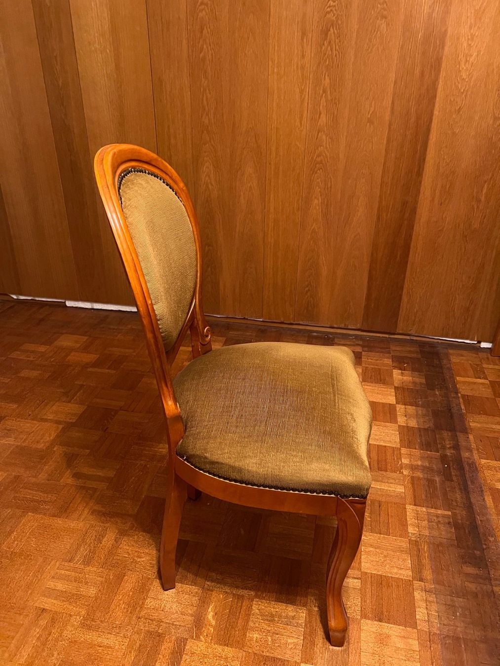 &Tradition Sedie: 4 elegante Wohnzimmerstühle im klassischen Stil – Usato da Wallbach venduto da Rufda 4