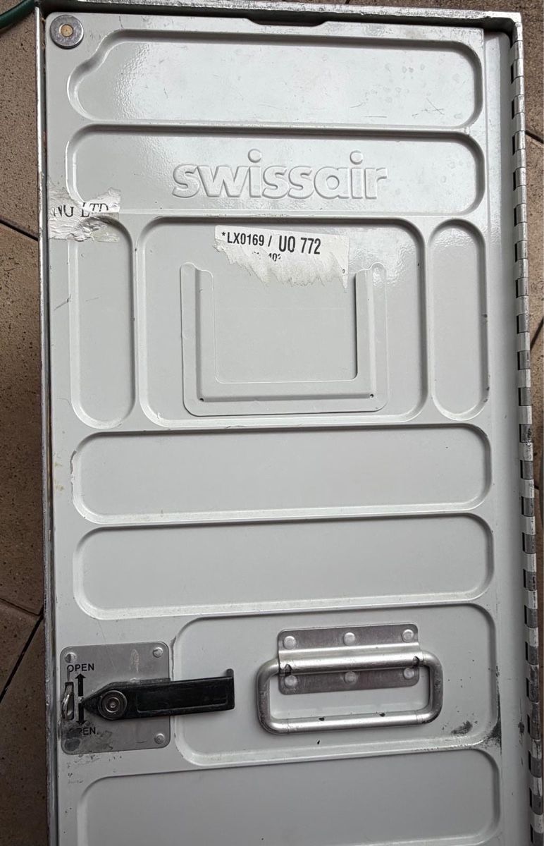 Swissair Altro in Aeronautica: Original Swissair Trolley – Difettoso da Bettlach venduto da win_z8sd 1