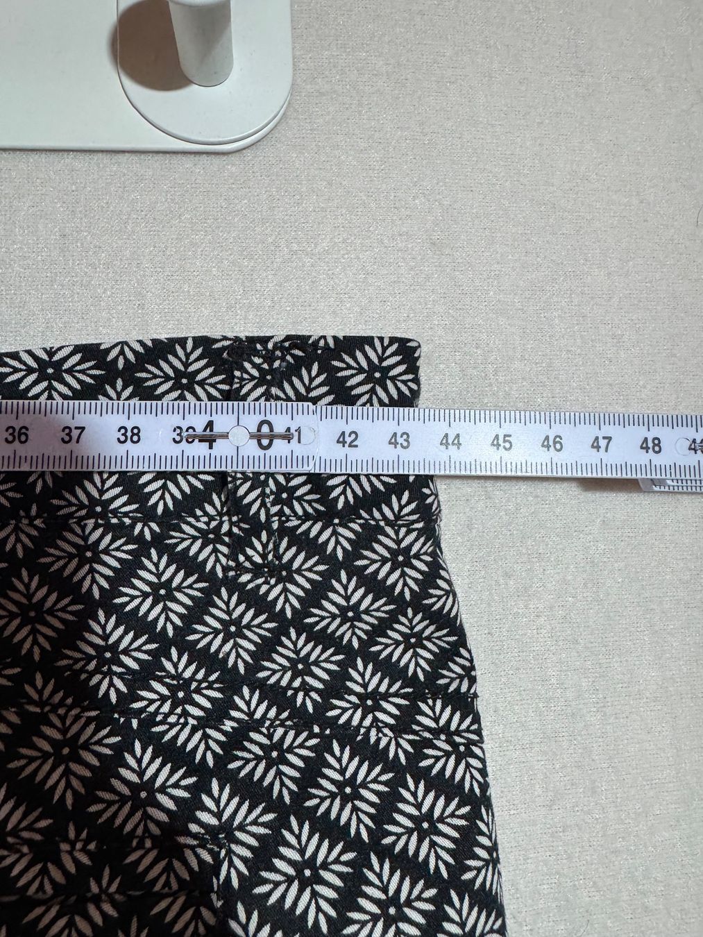 Zara Pantaloni: Gemusterte Hose von Zara Basic Gr. L – Usato da Grosswangen venduto da SALE_SALE_SALE 7